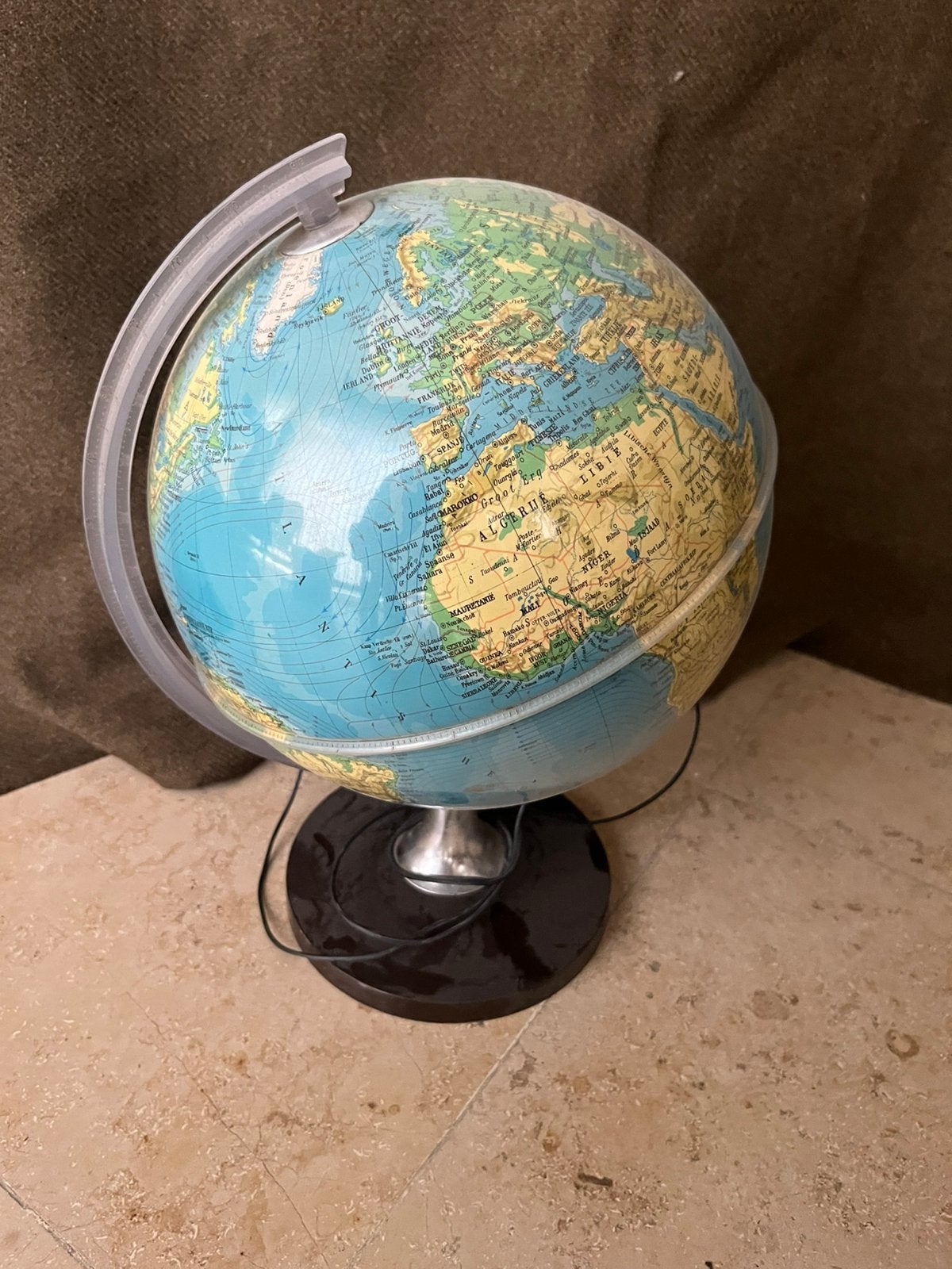 Licht wereldbol, Huis en Inrichting, Woonaccessoires | Wereldbollen, Ophalen, Zo goed als nieuw