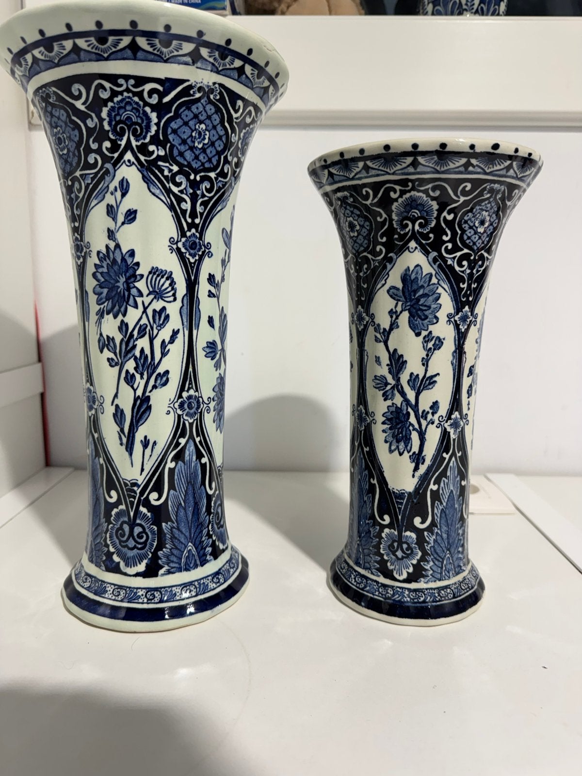 twee vintage Delfts blauwe trompetvazen, Ophalen