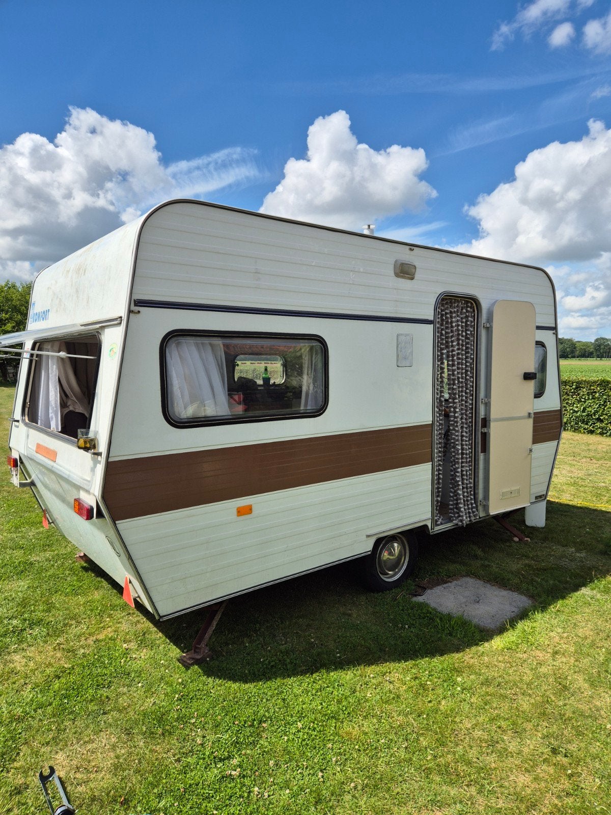 Gerenoveerde Knaus caravan <750kg TE KOOP, Caravans en Kamperen, Caravans, Rondzit, Tot en met 3, Particulier, 500 - 750 kg