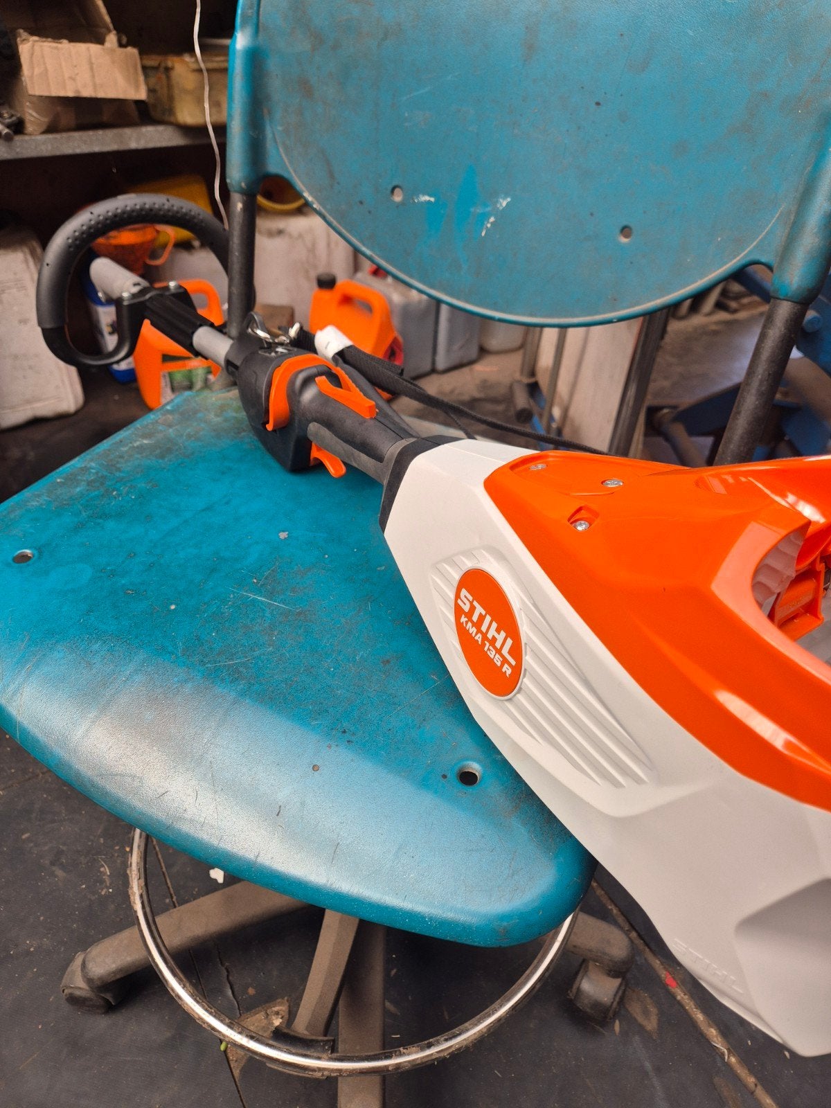 STIHL KMA 135 R ACCUCOMBIMOTOR, Tuin en Terras, Ophalen, Zo goed als nieuw, Stilh