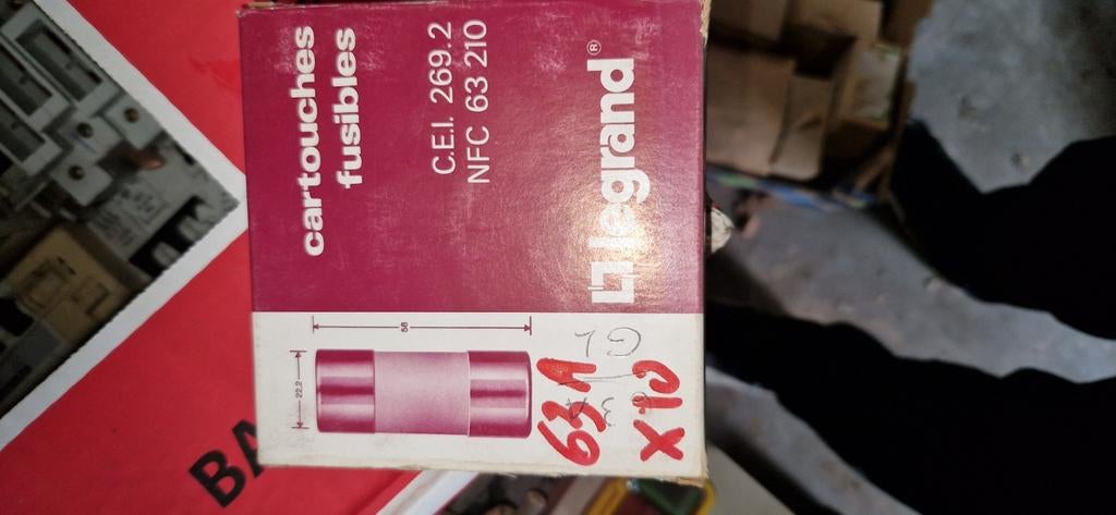 Cartouches fusibles Legrand - Stock 32A, 40A, 63A, 80A, Enlèvement