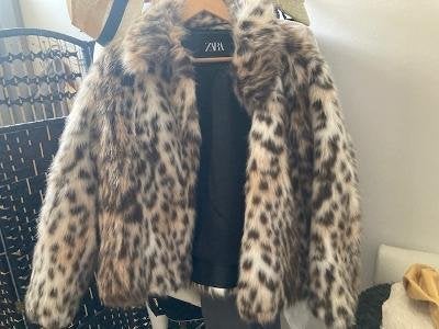 Zara jas in namaakbont (maat xl)., Kleding | Dames, Jassen | Winter, Ophalen, Maat 46/48 (XL) of groter