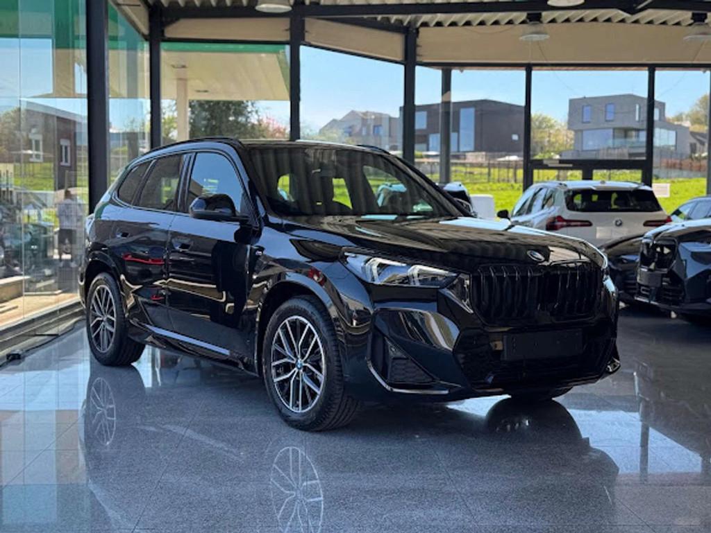 BMW X1 sDrive18iA M Sport / ADAP LED / KEYLESS / COMFORT, Gebruikt, Zwart, 136 pk, Zwart