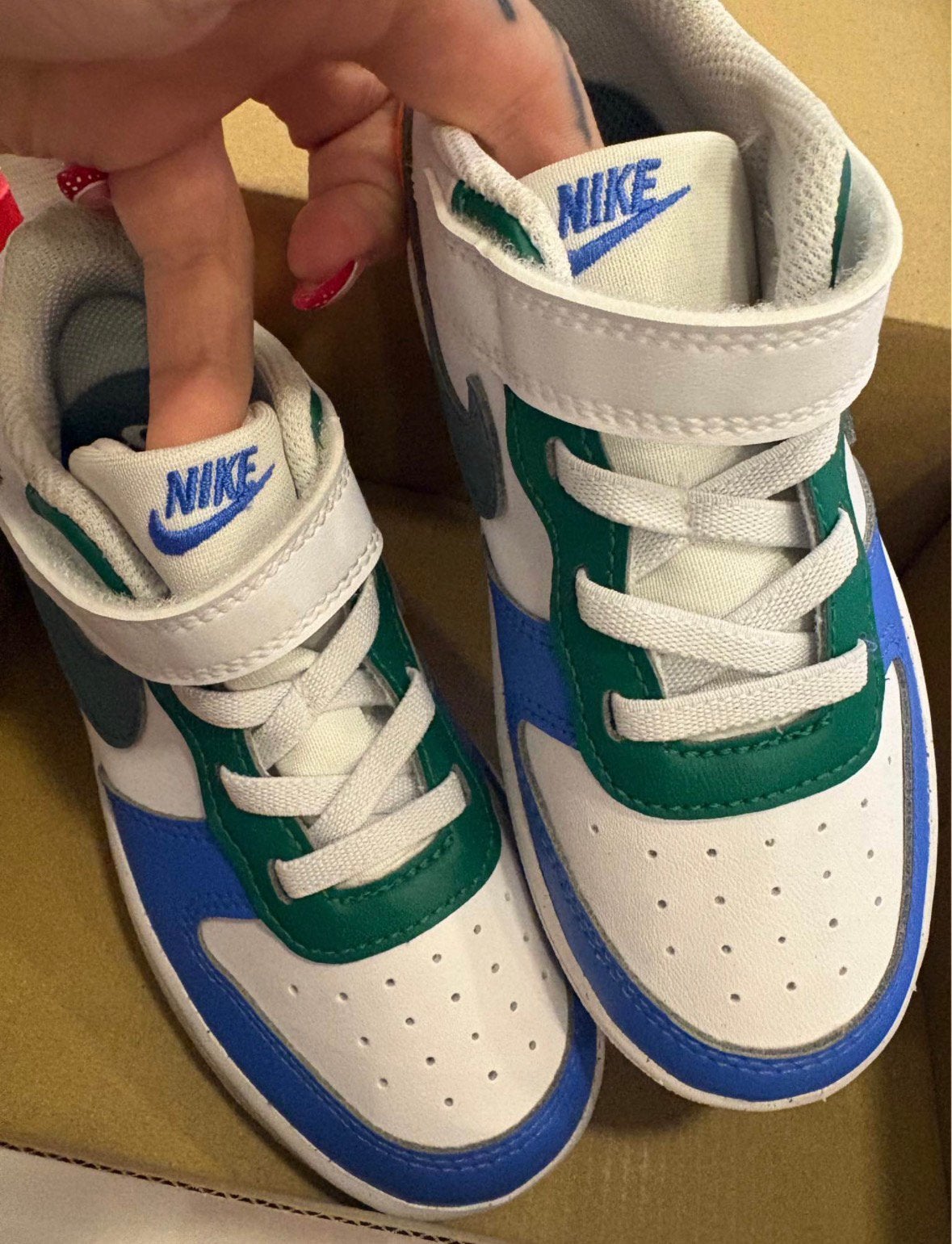 Nike schoenen kids mt 27, Kinderen en Baby's, Kinderkleding | Schoenen en Sokken, Ophalen, Zo goed als nieuw, Schoenen