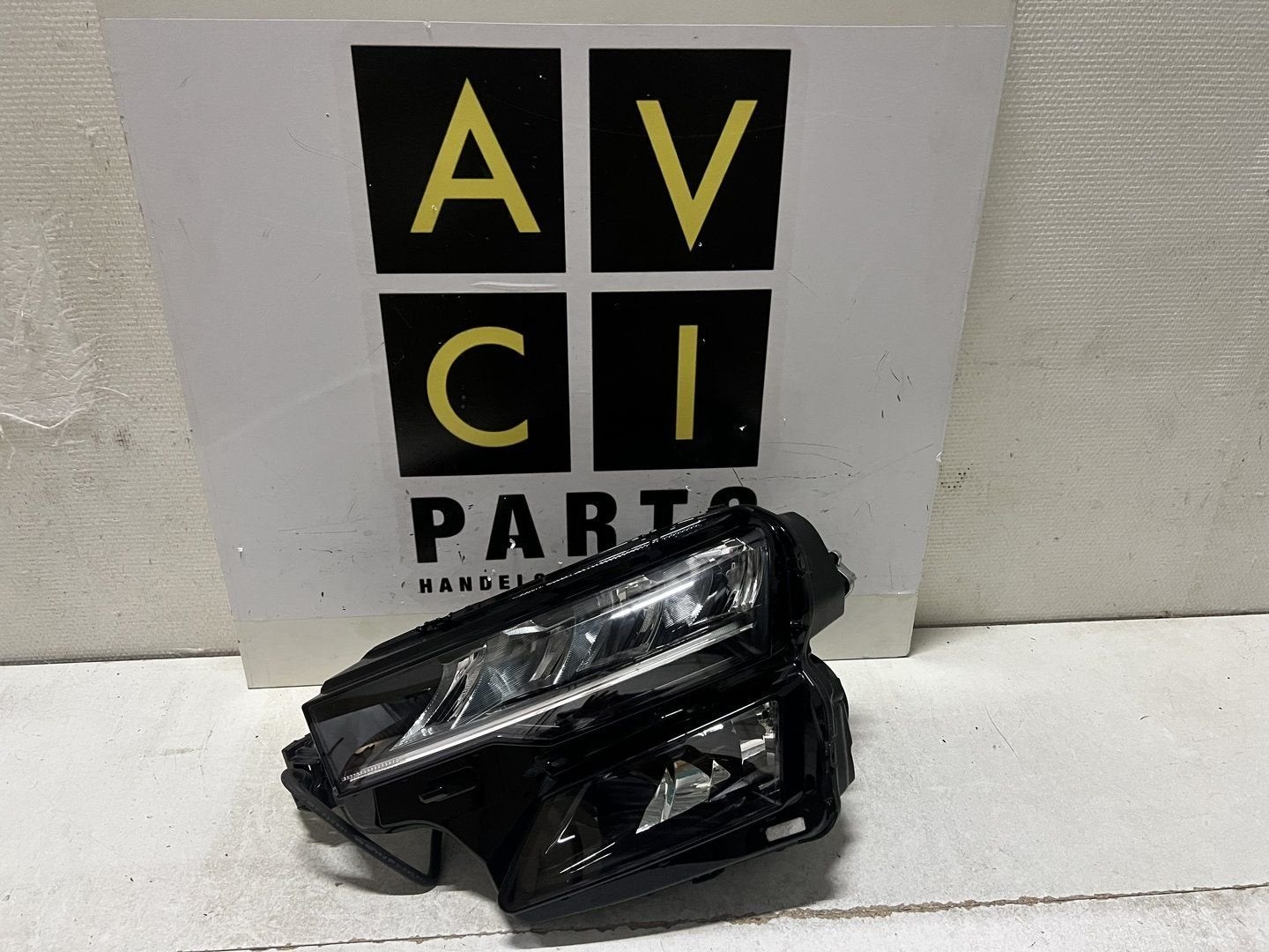 Koplamp Skoda Karoq Facelift 21+ Vol LED Links 57B941009, -, Utilisé, Skoda, -