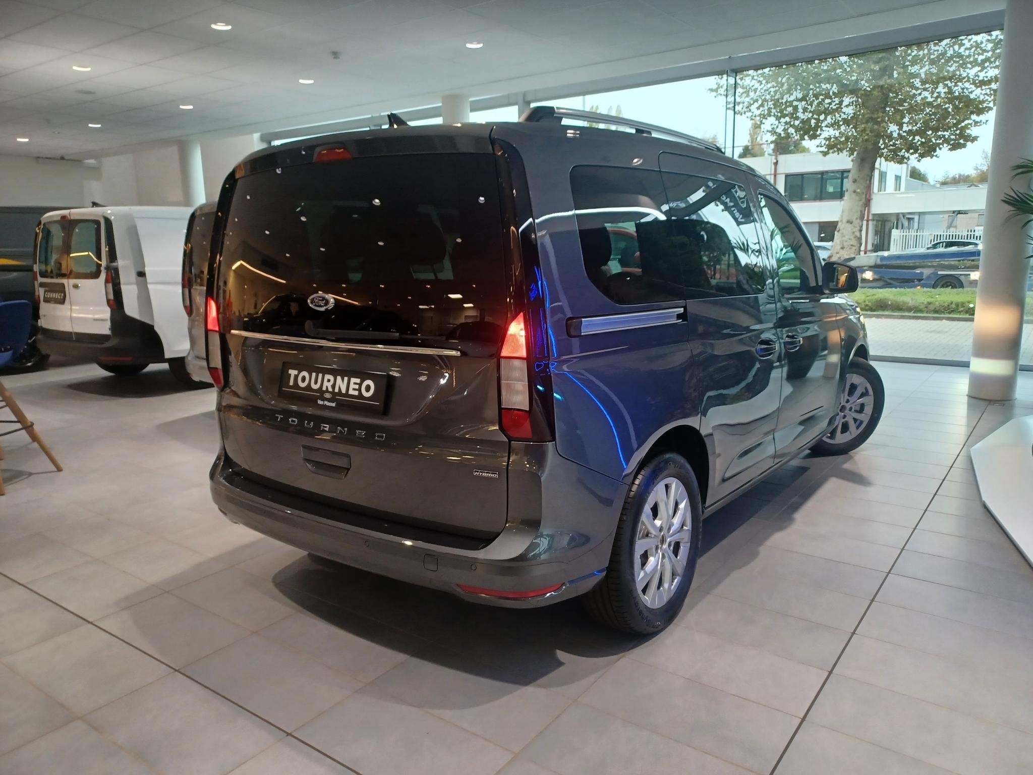 Ford Tourneo Connect 1.5 PHEV 110kW Titanium Aut., Autos, Neuf, Argent ou Gris, Achat, 110 kW