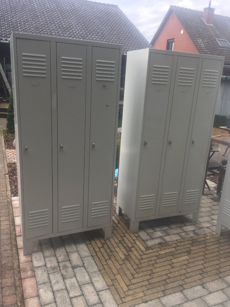 Mooie 3 - deurs lockers / lockerkasten / kledingkasten, Huis en Inrichting, Ophalen