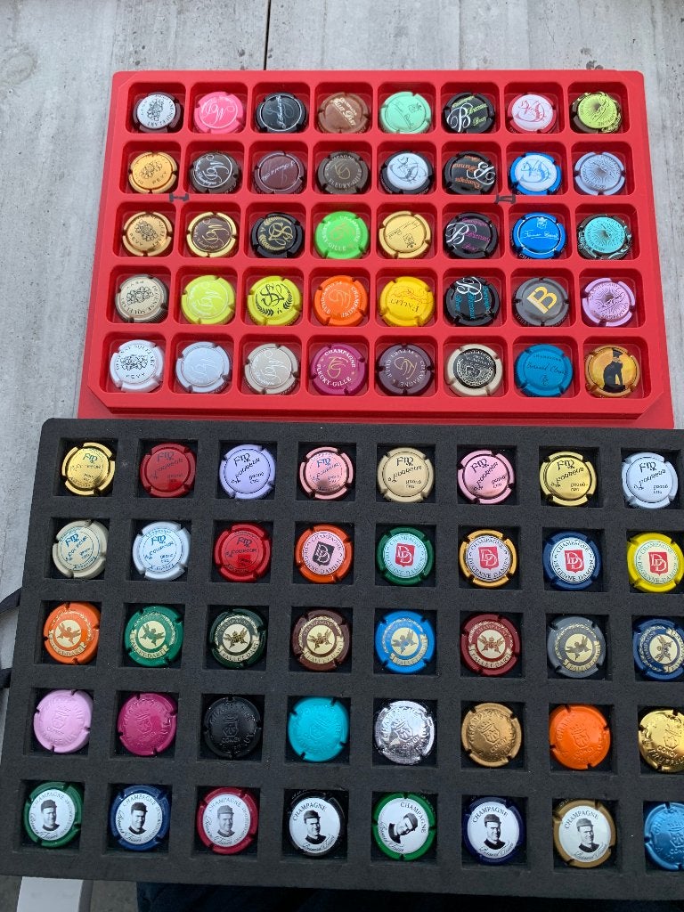 Lot AE : 80 champagne capsules, Enlèvement ou Envoi
