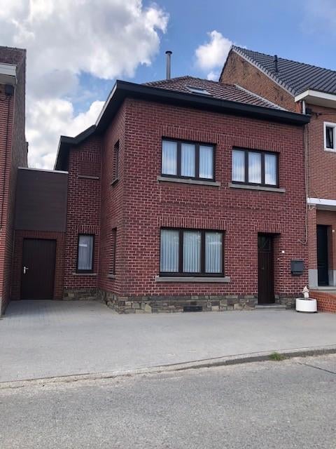 Instapklare woning met 4 slaapkamers, Immo, Lierde, 200 tot 500 m², 183 m², 4 kamers