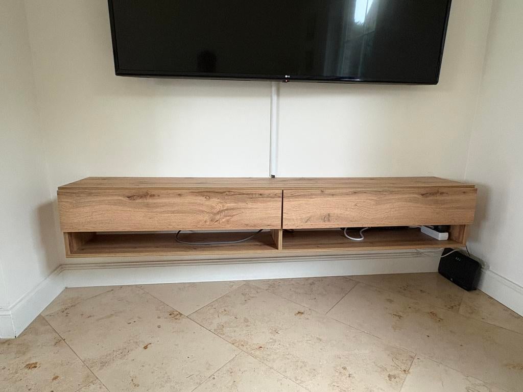 Hangend tv-meubel van licht eikenhout — modern design, Ophalen, 150 tot 200 cm, Eikenhout, Zo goed als nieuw
