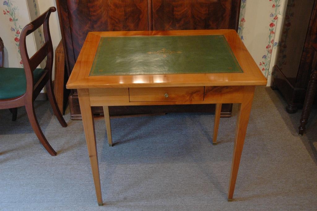Bureau ou table à écrire merisier., Antiquités & Art, Enlèvement