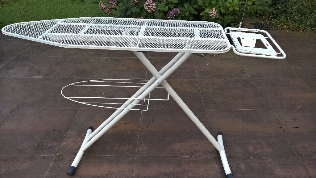 Brede strijktafel, Elektronische apparatuur, Ophalen, Gebruikt
