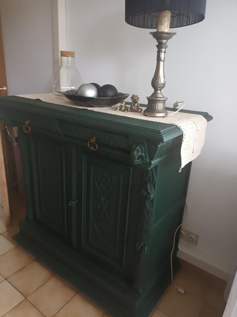 Kast vernieuwd in groene tint, Ophalen