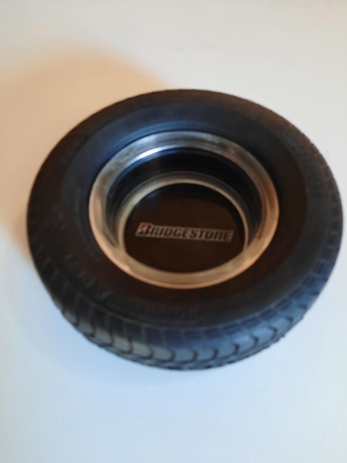 Cendrier Bridgestone, Collections, Enlèvement