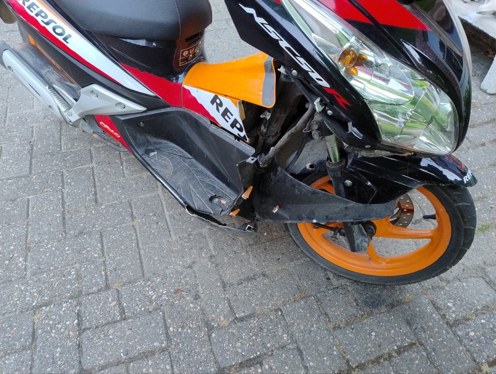 Honda nsc 50 r zijkappen gezocht, Ophalen
