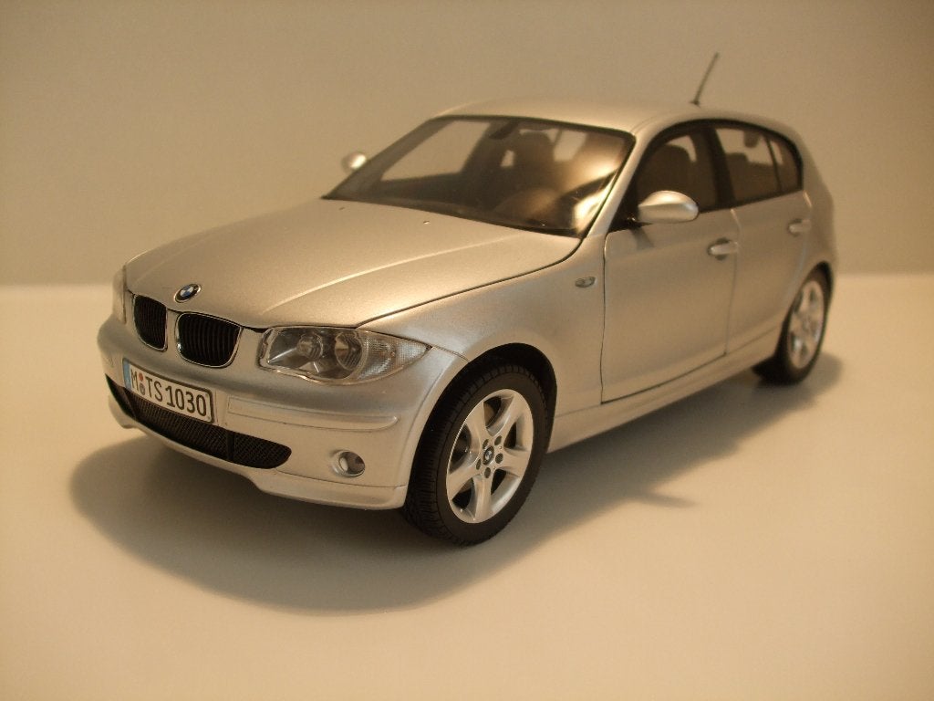 BMW 120i E87 2004 Kyosho BMW Dealer Edition 1/18 NIEUW, Ophalen of Verzenden, Nieuw, Auto, Kyosho