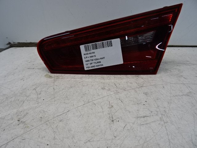 ACHTERLICHT RECHTS ACHTERKLEP A3 (8V1 / 8VK) (8V3945094A), Gebruikt, Audi