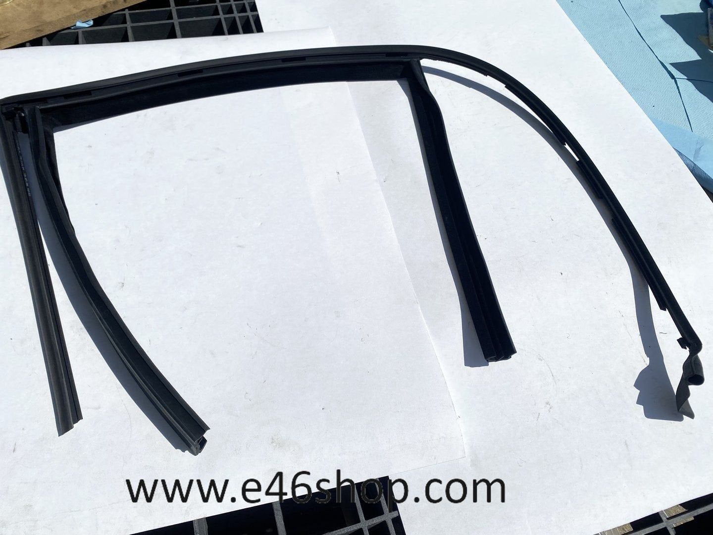 RAAMGELEIDER BMW E65 LINKS ACHTER NIEUW OEM 51358223807, Neuf, -, -, Enlèvement ou Envoi