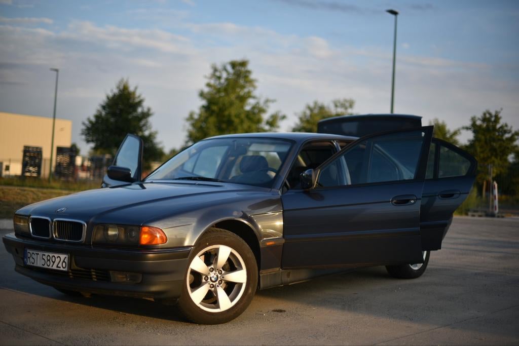 BMW 728i E38 1998r, Autos, BMW, Particulier, Série 7, ABS, Essence, Euro 3, Berline, 4 portes, Automatique, Noir, Cuir, Propulsion arrière