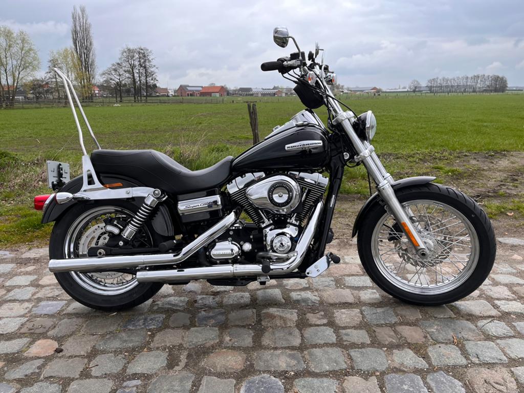 Harley-Davidson Dyna Super Glide Custom, Motoren, Chopper, Particulier