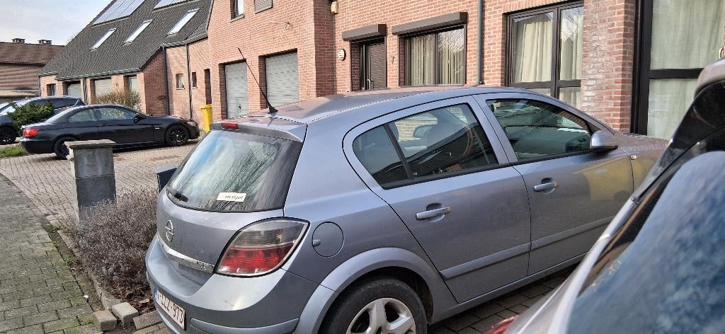 OPEL ASTRA. H. Benzine 1.6- Euro 4 -Bj 2008- LEZ-1200 euro, Auto's, Stof, Zwart, Electronic Stability Program (ESP), 5 deurs