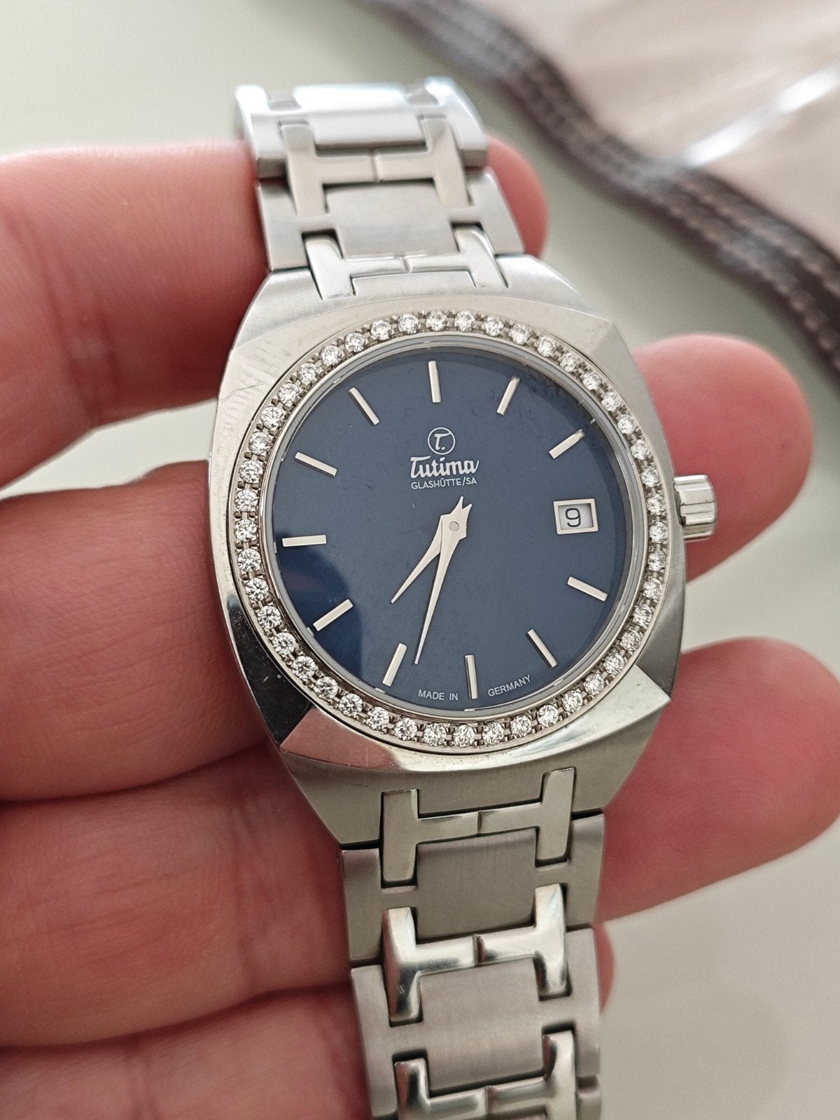 Montres d'occasion, Enlèvement