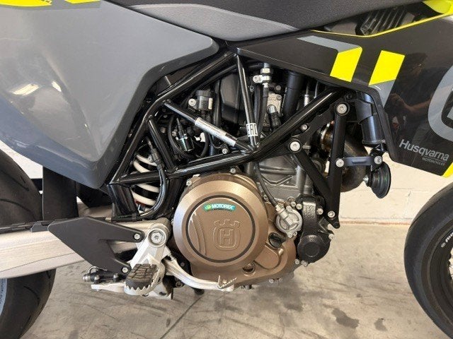 Husqvarna 701 Supermoto, Occasion, Bedrijf, Sportuitlaat, 701 cc