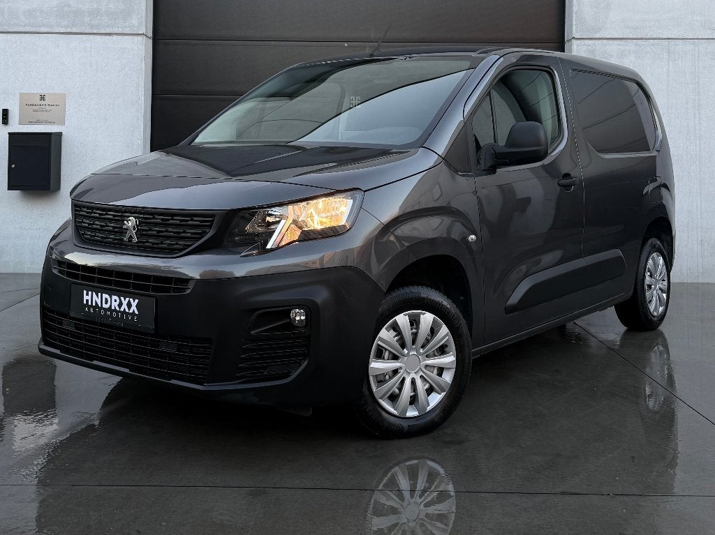 Peugeot Partner 1.2i | CARPLAY | TREKHAAK | 3PL | PDC |AIRCO, Voorwielaandrijving, Stof, 1199 cc, https://public.car-pass.be/vhr/71fa9cea-c238-428d-ac97-c242b0cc17c4
