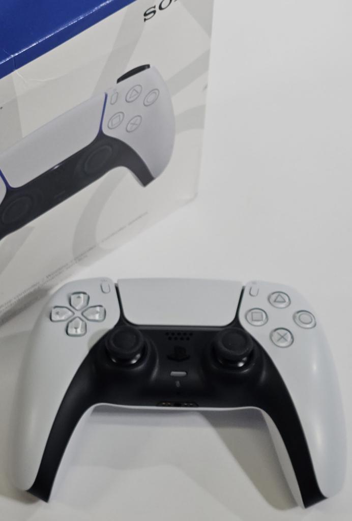 Sony PS5 DualSense Draadloze Controller - Wit | Retourdeal, Games en Spelcomputers, Spelcomputers | Sony Consoles | Accessoires