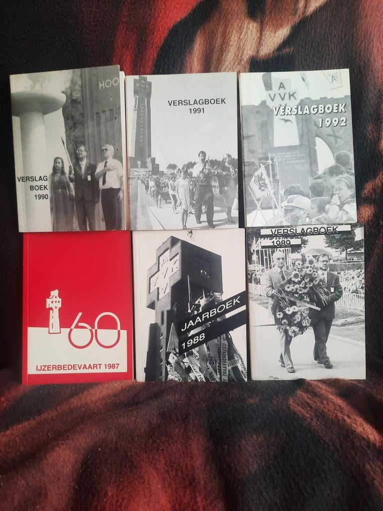 6 boekjes IJzerbedevaart 1987 t.e.m. 1992 + Extra´s, Ophalen of Verzenden, 20e eeuw of later, Gelezen