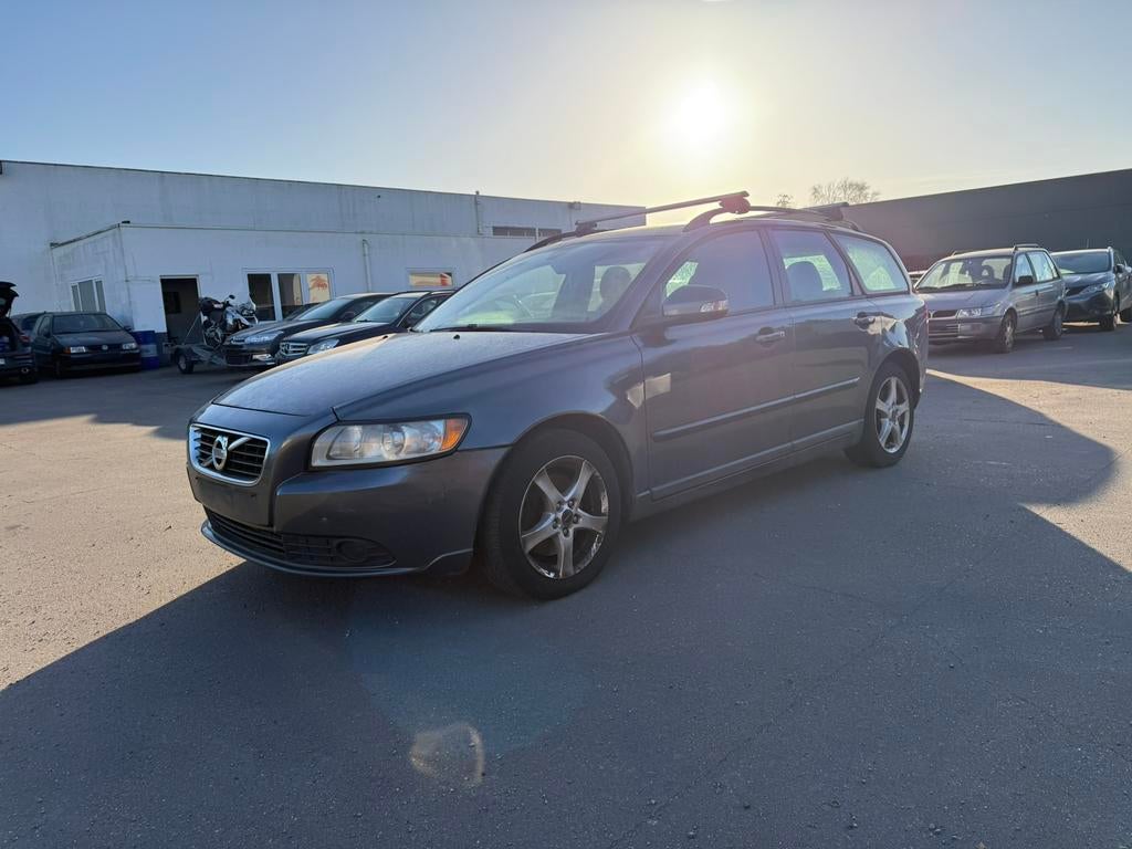 VOLVO V50 / 2.0 D / AUTOMAAT/ MOTOR DEFECT / HANDEL / EXPORT, Auto's, Voorwielaandrijving, Euro 5, 4 cilinders, Leder en Stof