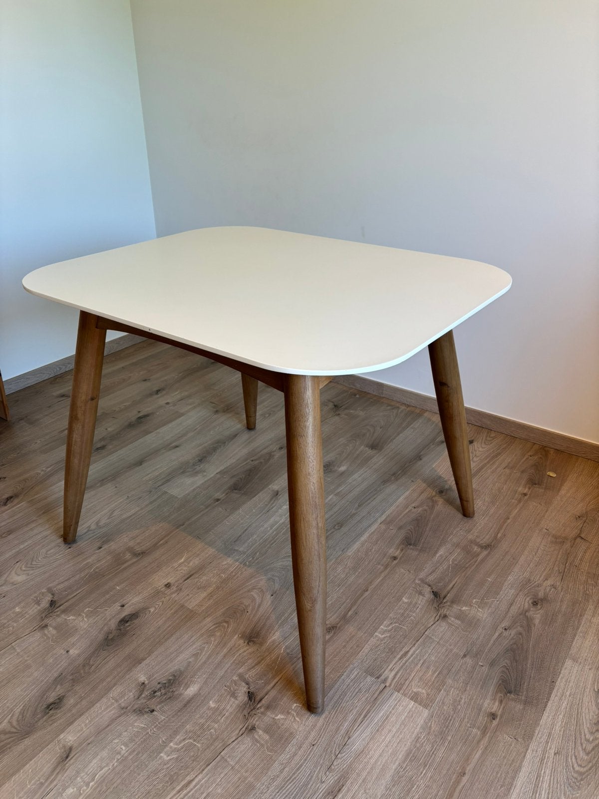 Zweeds design tafeltje - ideaal als bureautje of keuken, Ophalen, Zo goed als nieuw