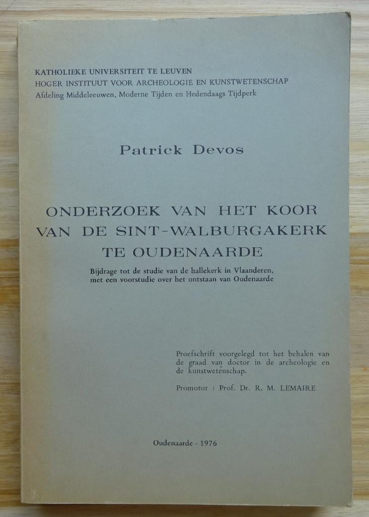 Sint-Walburgakerk te Oudenaarde, studie 1976, Livres, Enlèvement ou Envoi, 19e siècle, Comme neuf, Patrick Devos