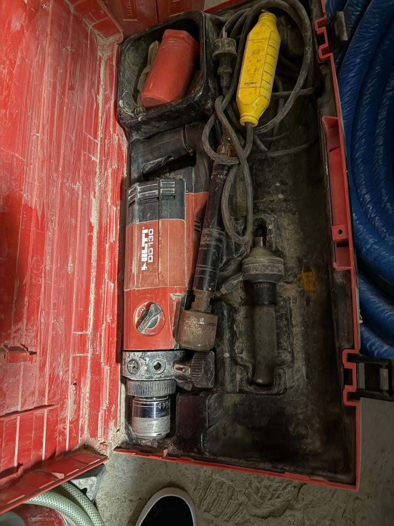 Hilti DD 130 — Carotteuse diamant + colonne + accessoires, Ophalen, Gebruikt