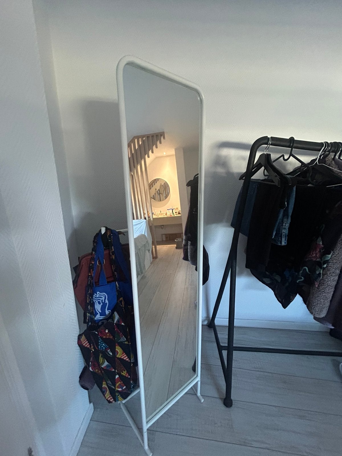 IKEA Miroir sur pied – blanc, Maison & Meubles, Enlèvement, Comme neuf