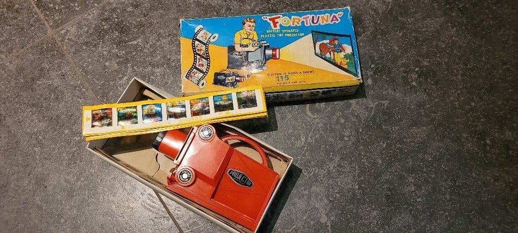 oude speelgoed projector met doos (nr10), Antiquités & Art, Enlèvement ou Envoi