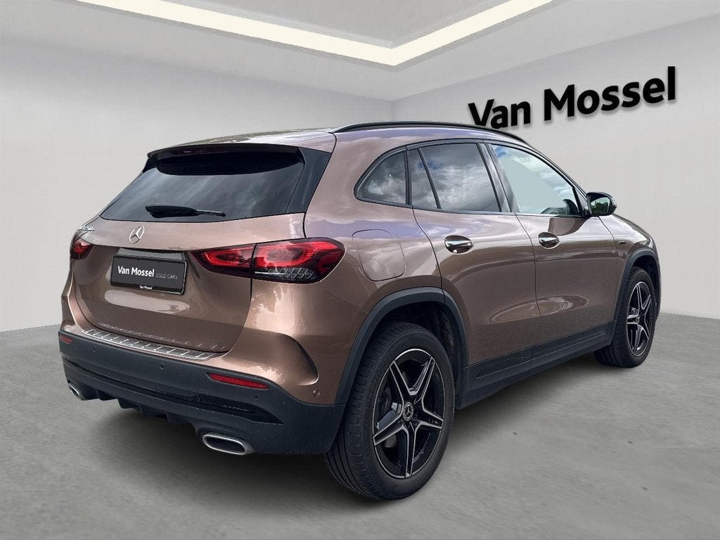 Mercedes-Benz GLA 250E, Stof, 4 cilinders, Plug-in hybride, Bedrijf