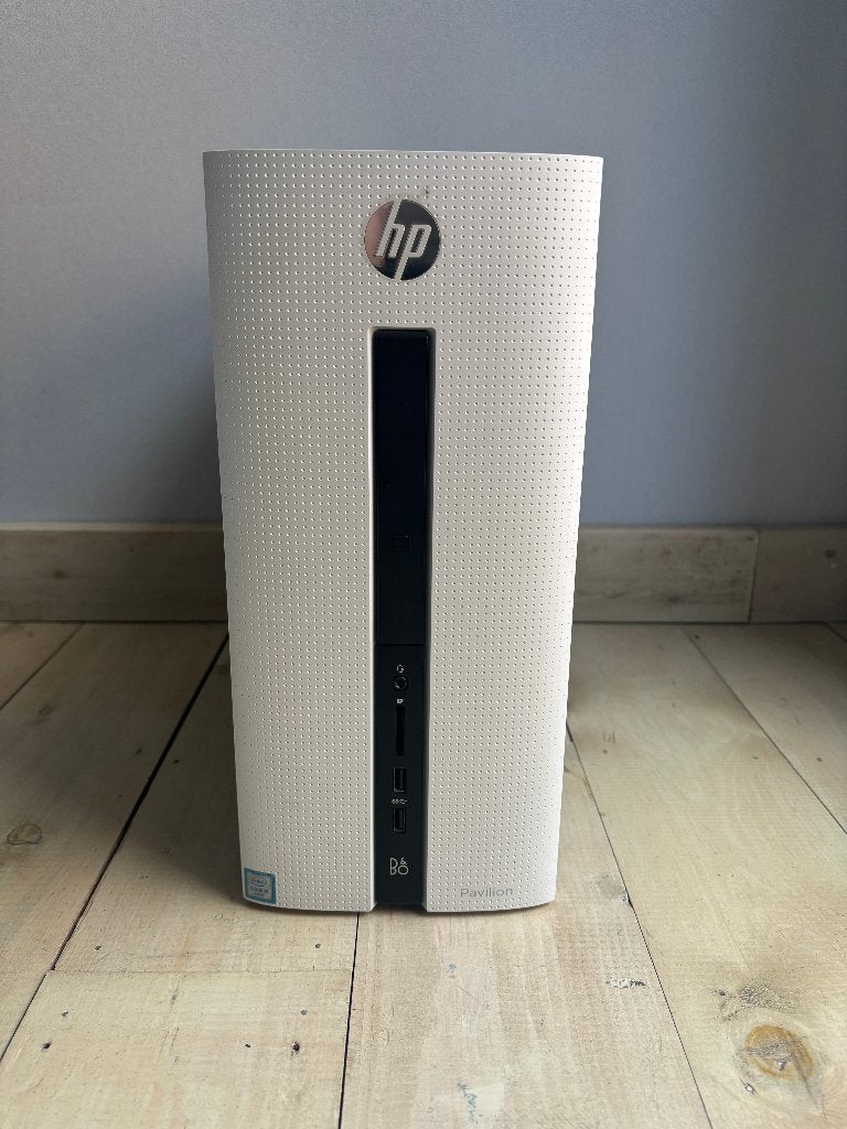 PC-Bureau HP Pavilion Desktop 550, Computers en Software, Desktop Pc's, Zo goed als nieuw, 2 tot 3 Ghz, HDD, SSD, 8 GB, Met videokaart