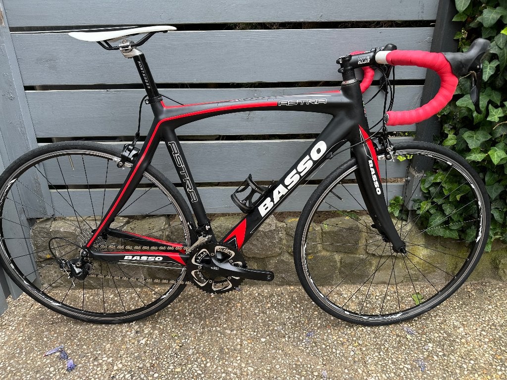 VÉLO DE ROUTE EN CARBONE BASSO ASTRA 56 cm., Frein sur jante, Enlèvement ou Envoi, 28 pouces, 15 à 20 vitesses
