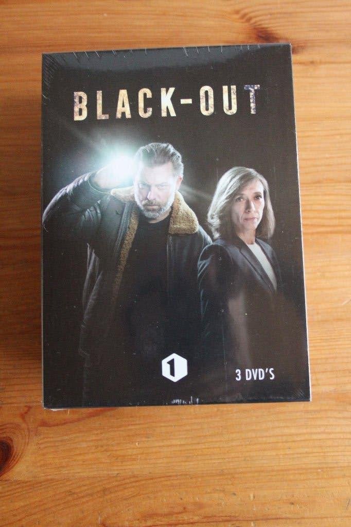 Black out    Knappe Vlaamse milieu-drama-serie, Cd's en Dvd's, Nederlands, Drama, Complete serie, Ophalen of Verzenden