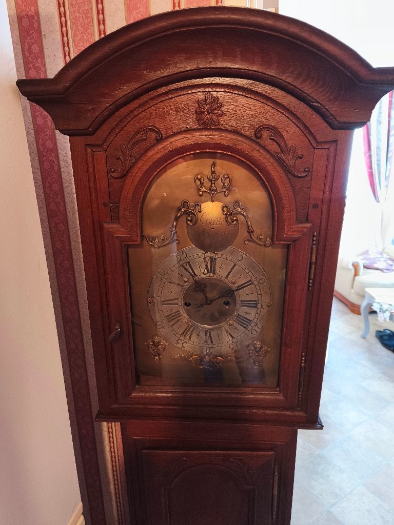 Ancienne horloge sur pied en bois – à restaurer, Enlèvement