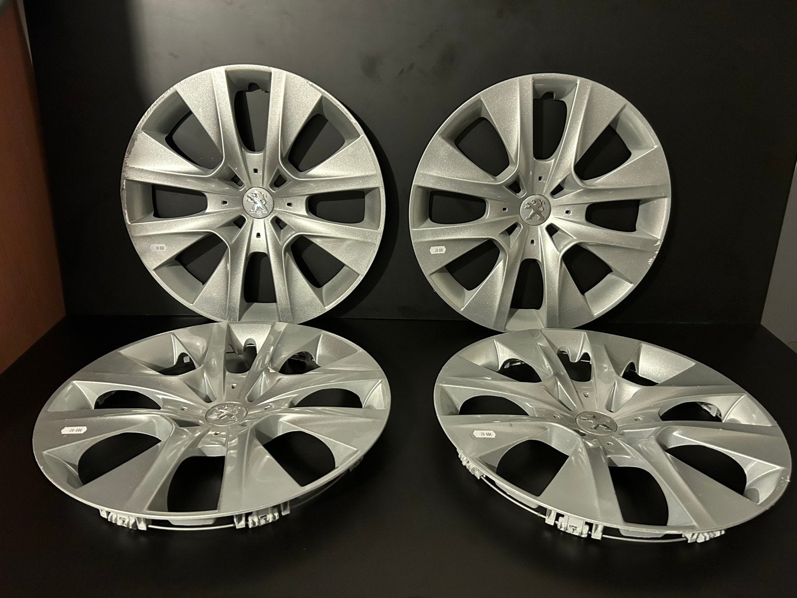 4 originele wieldoppen Peugeot 207,208,307,308, partner 15", Auto diversen, Ophalen of Verzenden, Zo goed als nieuw