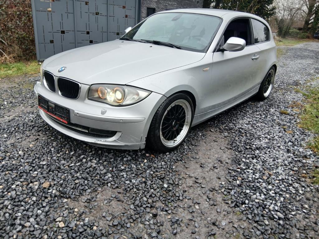 Bmw serie 118i e81 2011 euro5 super uitgeruste optie Exchang, Auto's, BMW, Euro 5, 1 Reeks, 1995 cc, Zwart