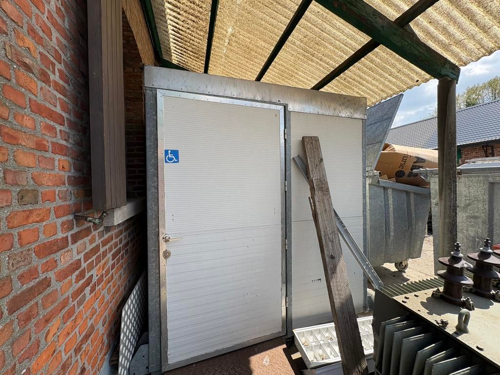 Mindervalide wc container, Enlèvement