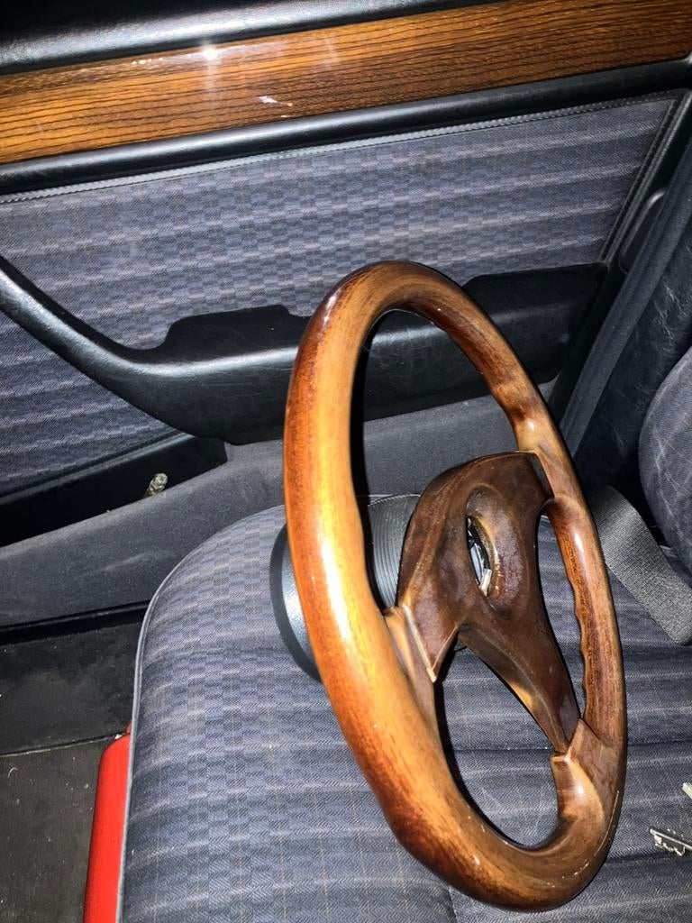 Volant en bois w124, Autos : Pièces & Accessoires, Enlèvement