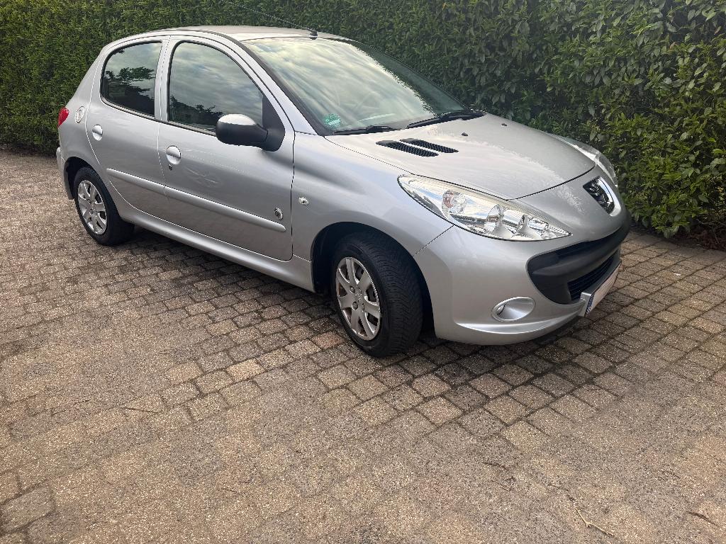 Peugeot 206+ 1.1 "Generation", Voorwielaandrijving, Stof, Zwart, Handgeschakeld