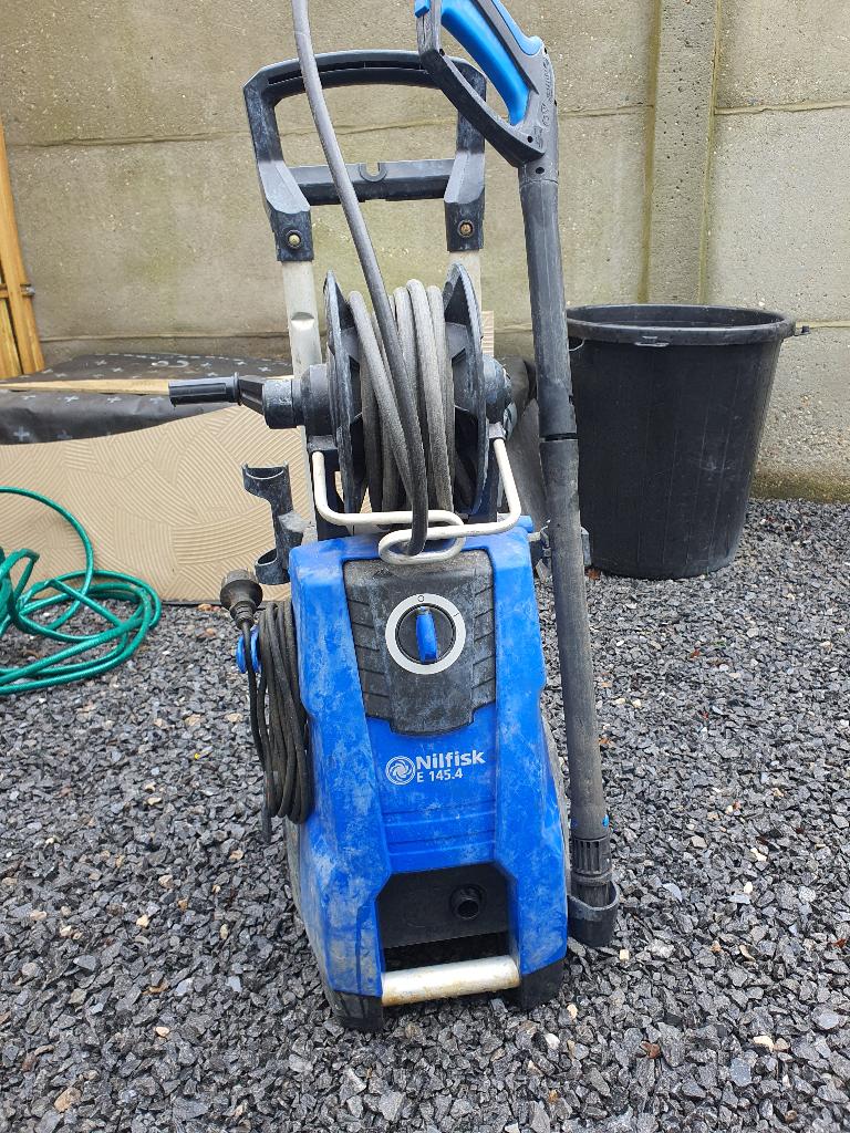 Nettoyeur haute pression Nilfisk E145.4 - Nettoyeur de terra, Jardin & Terrasse, Électrique, Avec arrêt et démarrage automatiques