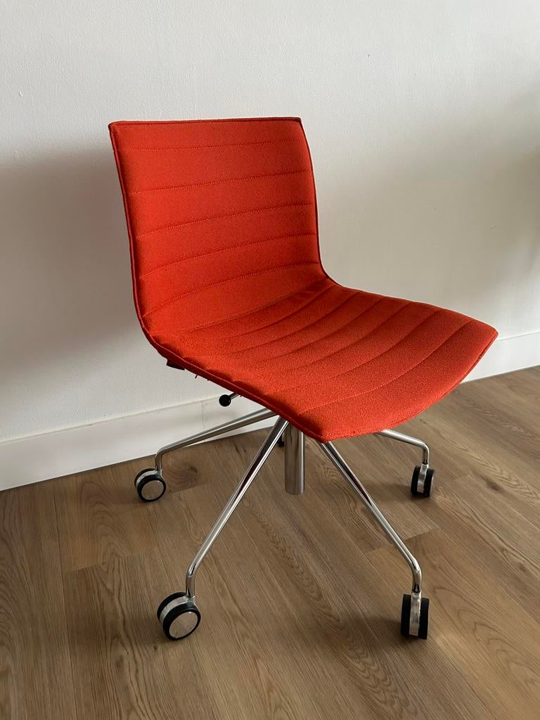 Stoel bureau Arper Catifa 46 rood, Huis en Inrichting, Bureaustoelen, Gebruikt, Bureaustoel, Rood, Ophalen