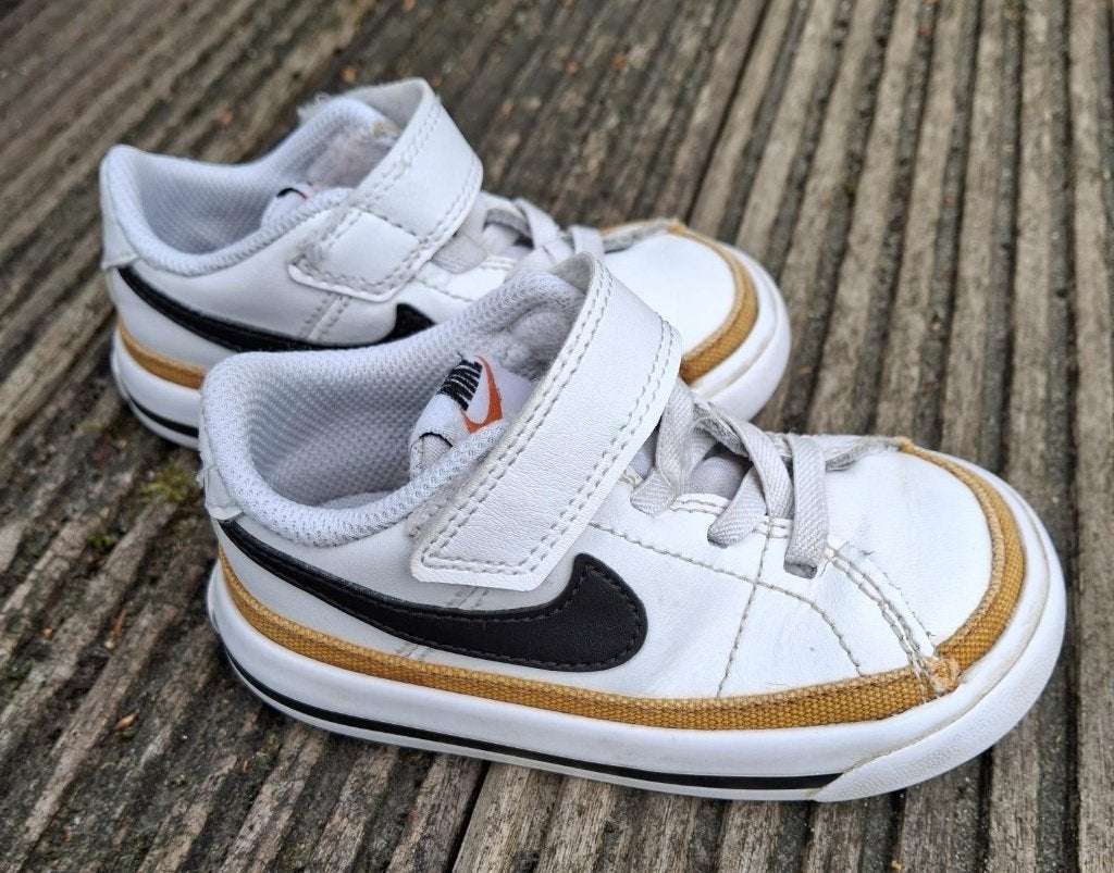 schoentjes Nike maat 22, Enfants & Bébés, Vêtements de bébé | Chaussures & Chaussettes, Enlèvement, Bottines