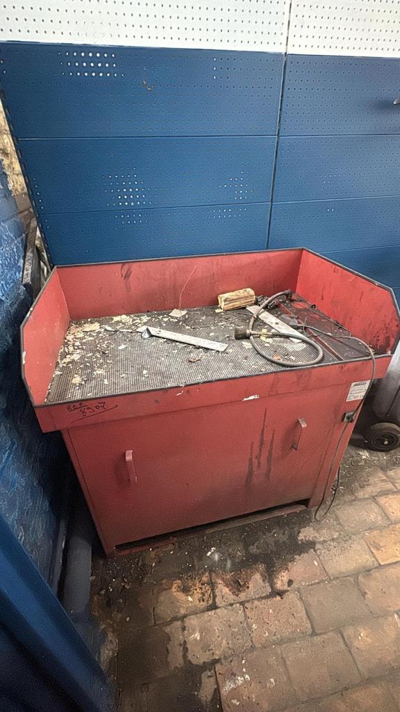 Fontaine de nettoyage pièces mécaniques avec pompe, Enlèvement